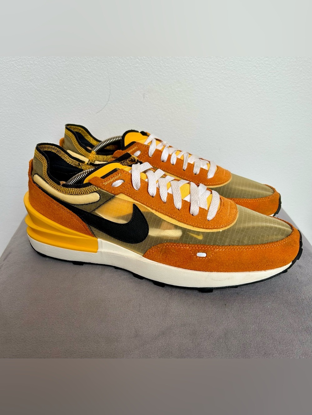 Nike Waffle One SE Men's Size 10 University Gold & Black Sunset Orange DD8014